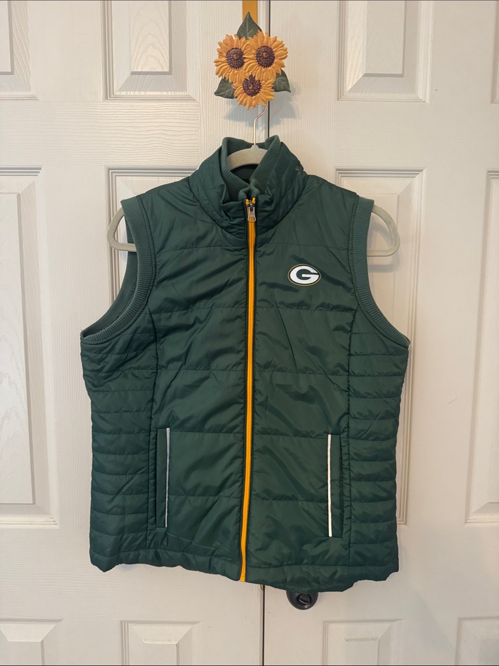 NFL Green fitted Puffer Vest with Yellow Zipper